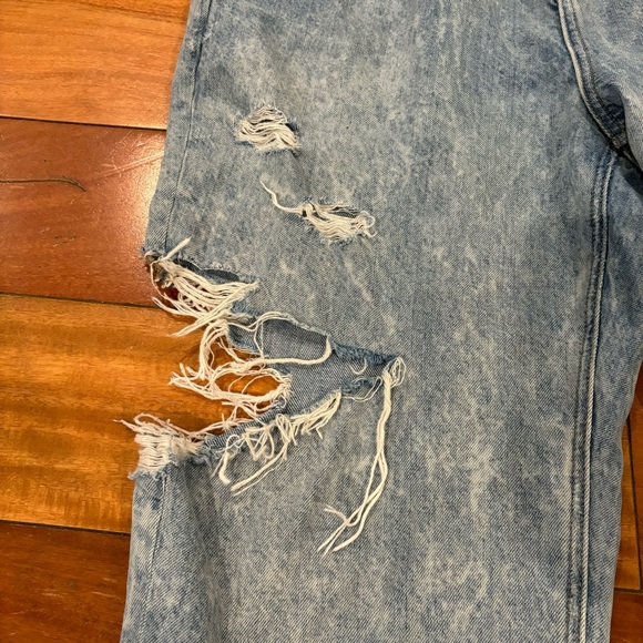 High Waisted Mom Jeans - Picture 4 of 8